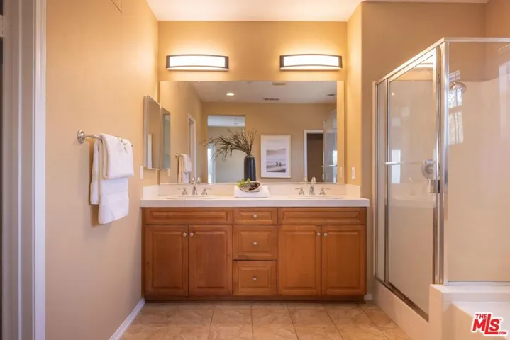 107 Chantilly, Irvine, California 92620
