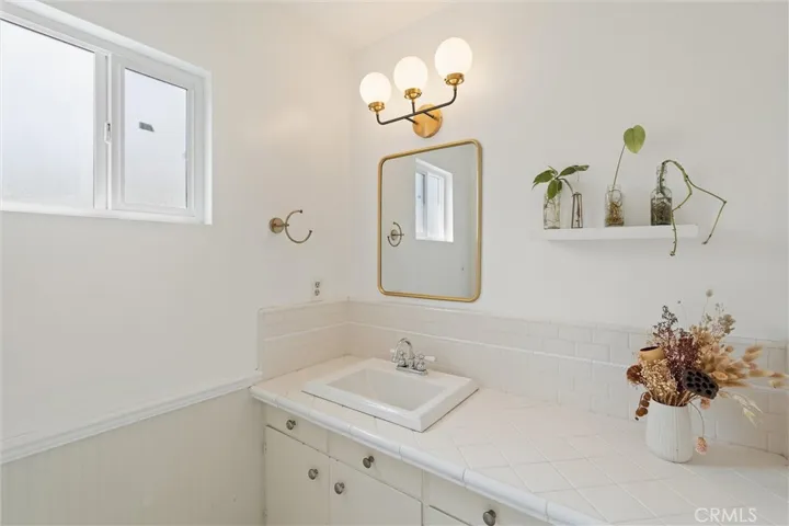 Downstairs Half Bathroom