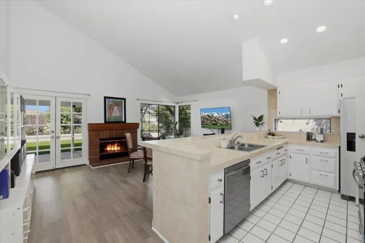 31-Kitchen and Family Room