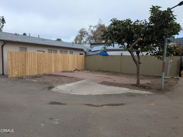 PXL_20251222_181937092