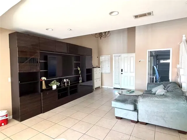 535 W D Street G, Ontario, California 91762