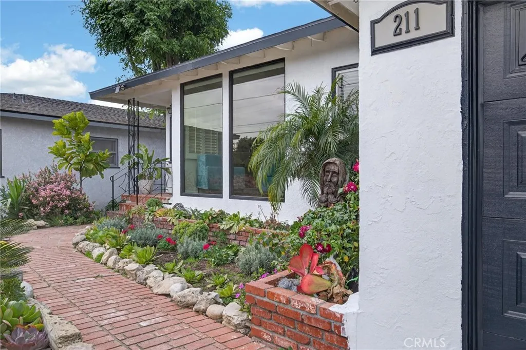 211 N Western, San Pedro, California 90732 — photo 5