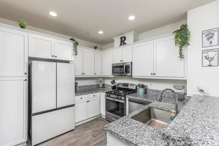 41976 Isadora 902, Murrieta, California 92562