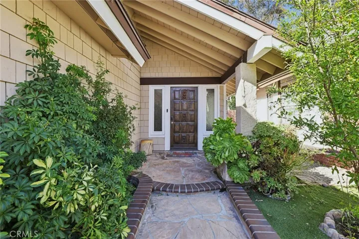 Entry 22625 WOOD SHADOW LN, Lake Forest, CA, 92630