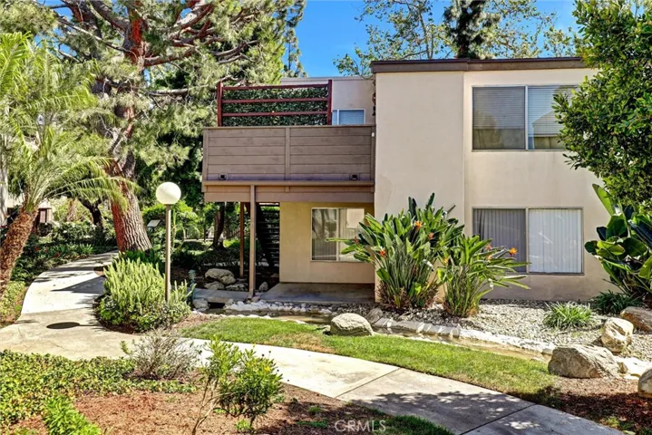 Pathway to home and amenities