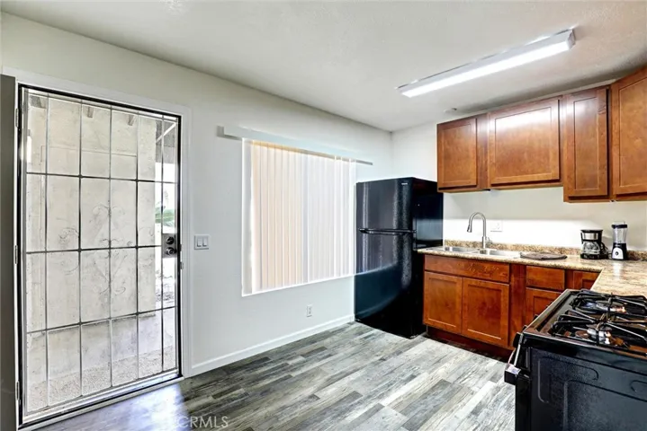 Entry with screen door