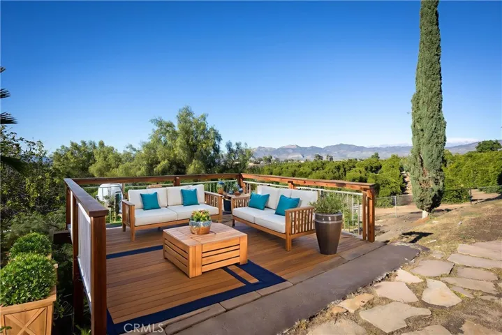 Virtual staging - deck