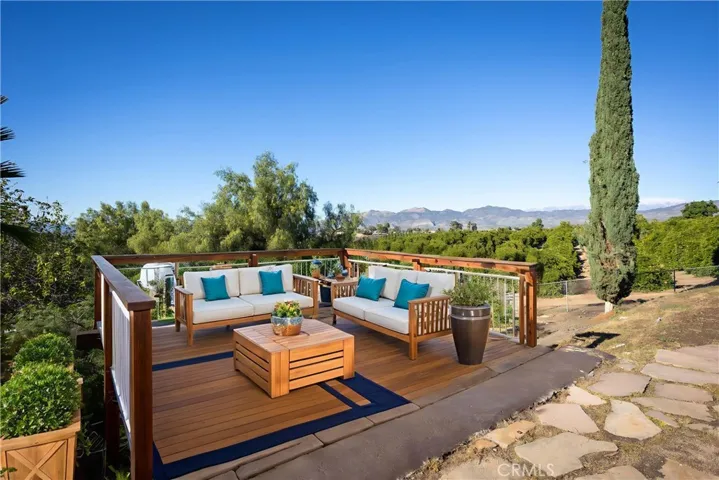 Virtual staging - deck