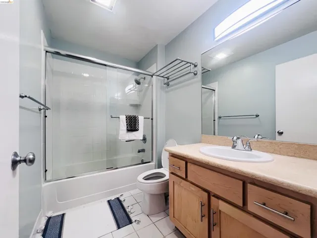 79 Marina Lakes Dr, Richmond, California 94804