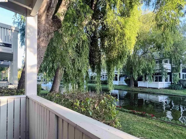 79 Marina Lakes Dr, Richmond, California 94804