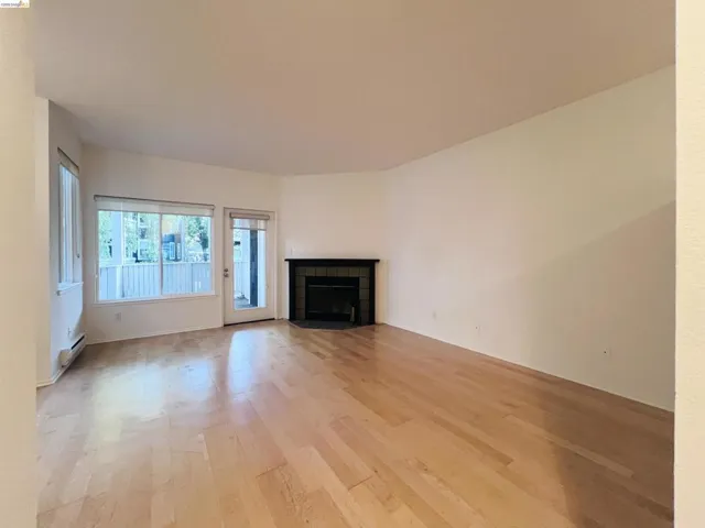 79 Marina Lakes Dr, Richmond, California 94804