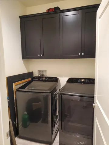 washer dryer not included