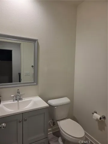 FIRST FLOOR POWDER ROOM
