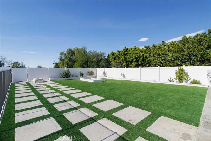17797 Canyonwood Drive, Riverside, California 92504
