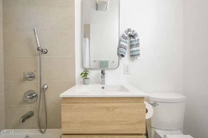 11118 CALIFA ST N HOLLYWOOD 23