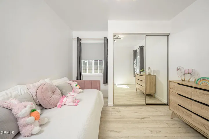 11118 CALIFA ST N HOLLYWOOD 19