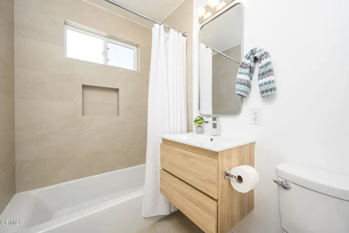 11118 CALIFA ST N HOLLYWOOD 22