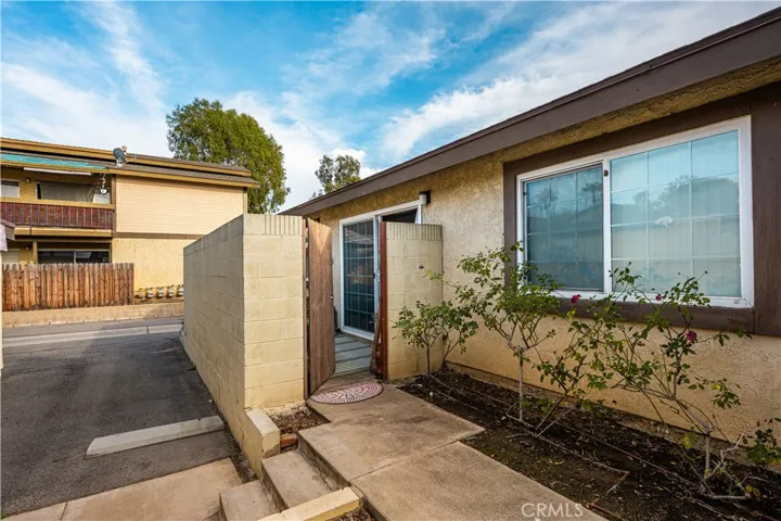 Backside of unit - 1b/1ba