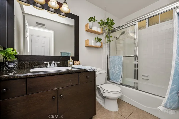 Bathroom 2 - 2b/2ba (unit 1)