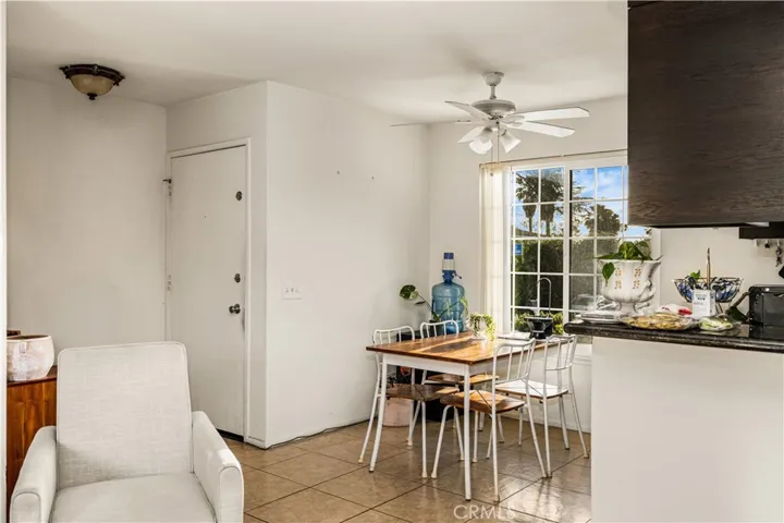 Dining room - 2b/2ba (unit 1)