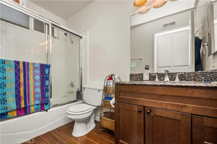 Bathroom 2 - 2b/2ba (unit 2)
