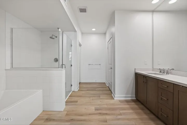 29-web-or-mls-Upmarketmedia_2850Wag402-0