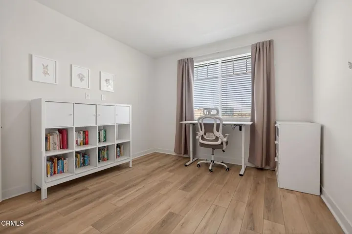 32-web-or-mls-Upmarketmedia_2850Wag402-0
