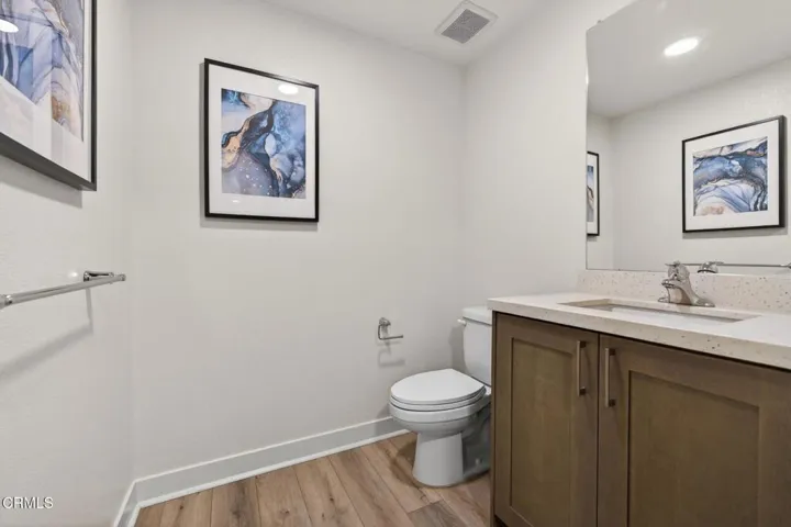 34-web-or-mls-Upmarketmedia_2850Wag402-1