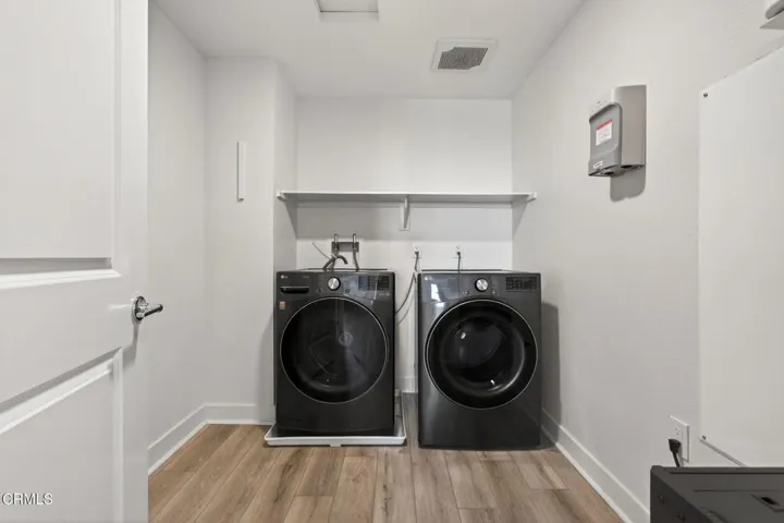 35-web-or-mls-Upmarketmedia_2850Wag402-1