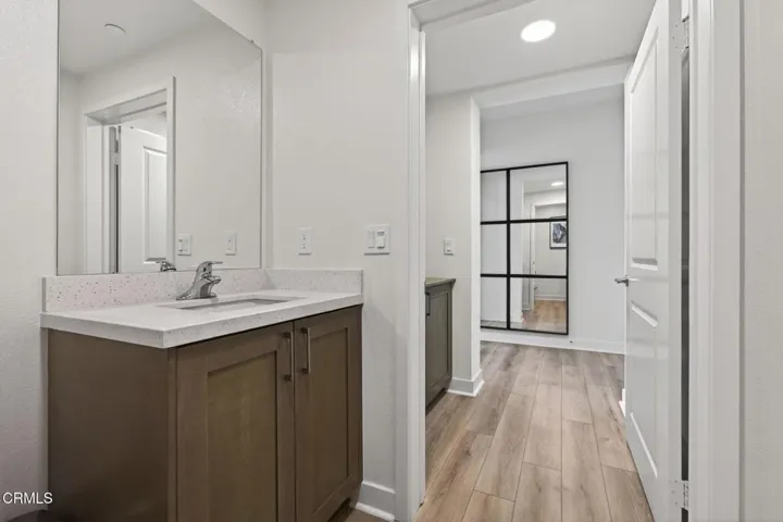 33-web-or-mls-Upmarketmedia_2850Wag402-0