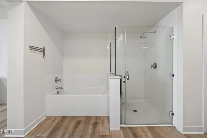 27-web-or-mls-Upmarketmedia_2850Wag402-0