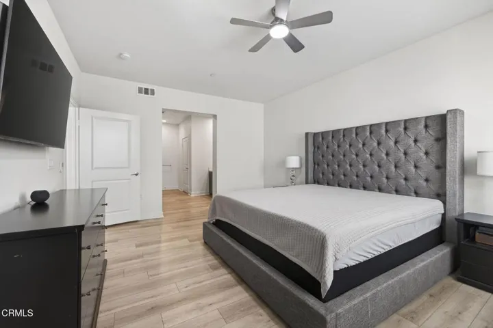 23-web-or-mls-Upmarketmedia_2850Wag402-0