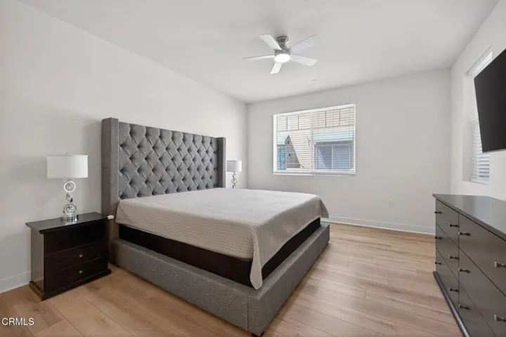 22-web-or-mls-Upmarketmedia_2850Wag402-0