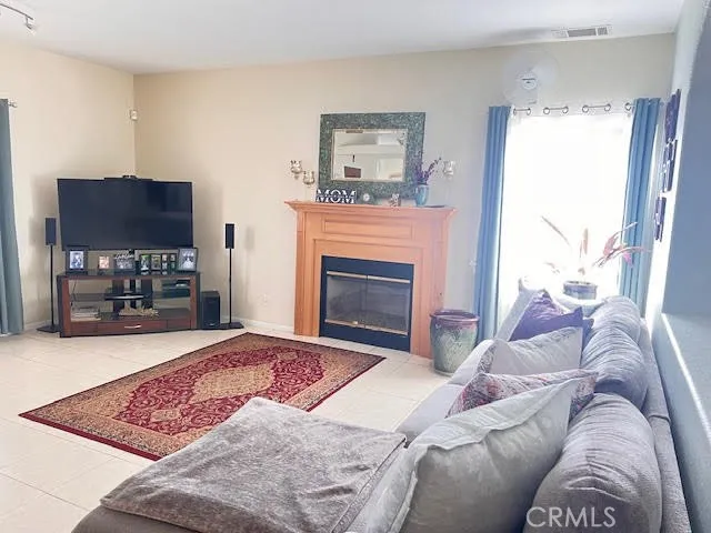 Spacious living room