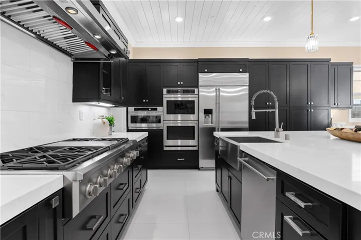 91 Pelican, Irvine, California 92618