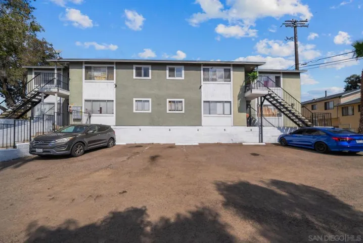 Parking Lot/Garage