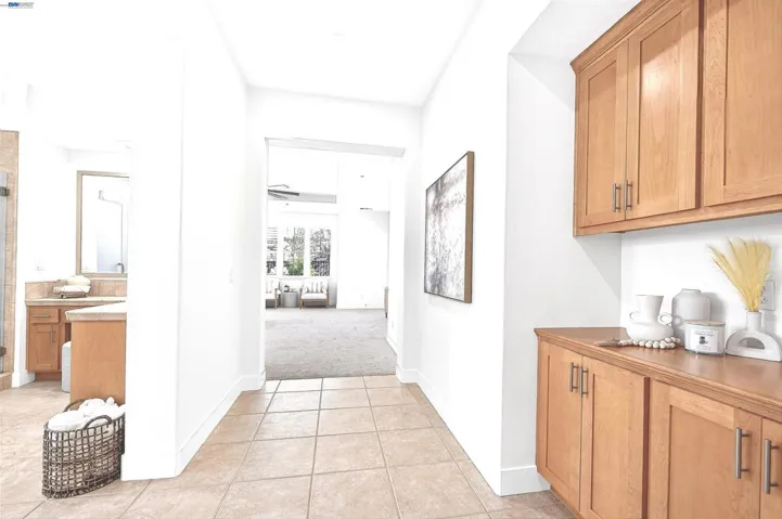 PRIMARY SUITE ENTRANCE