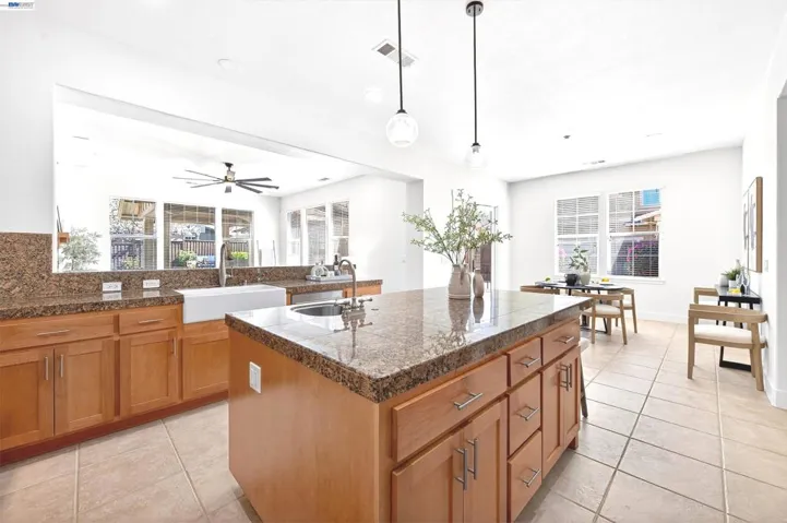 FARMHOUSE SINK AND ISLAND SINK