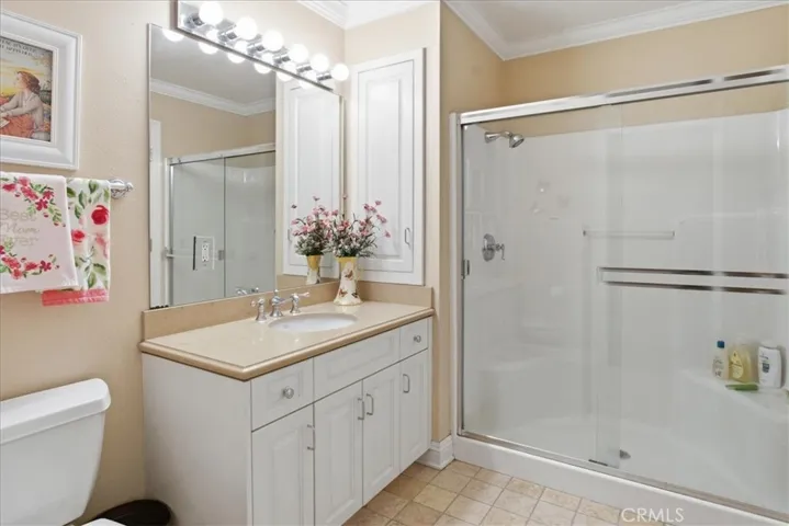 Hall 3/4 Bathroom is shared between bedroom #1 and #2