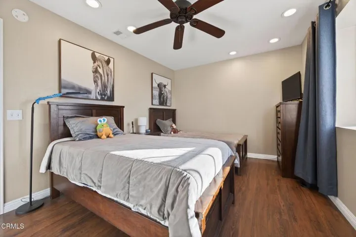 26-web-or-mls-Upmarketmedia_1327Joh-083