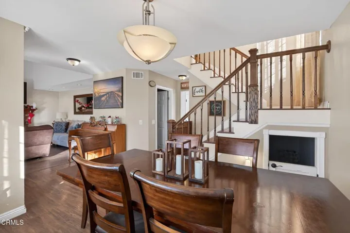 17-web-or-mls-Upmarketmedia_1327Joh-034