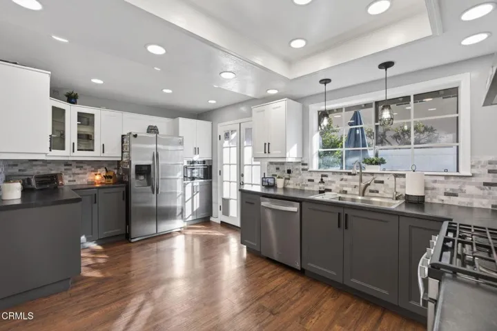 13-web-or-mls-Upmarketmedia_1327Joh-046