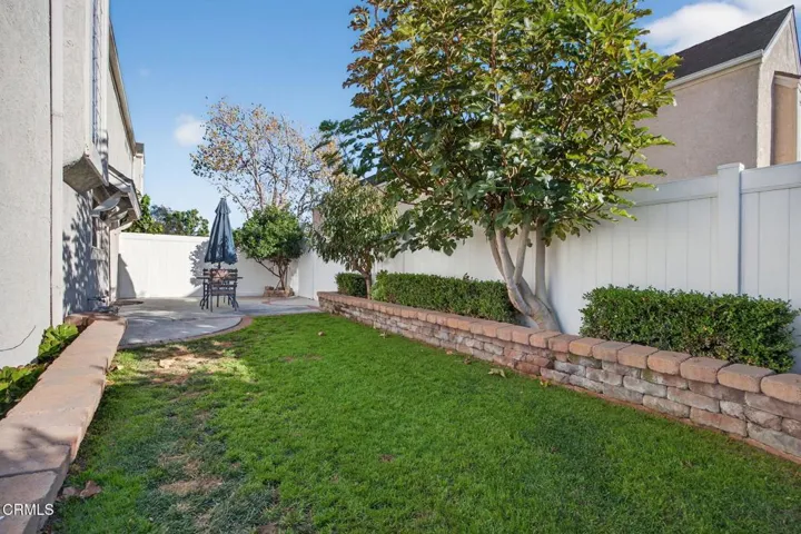 33-web-or-mls-Upmarketmedia_1327Joh-105