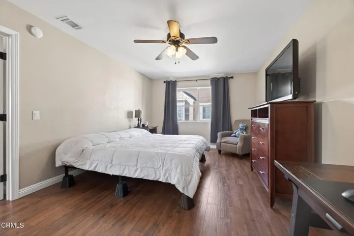 19-web-or-mls-Upmarketmedia_1327Joh-059