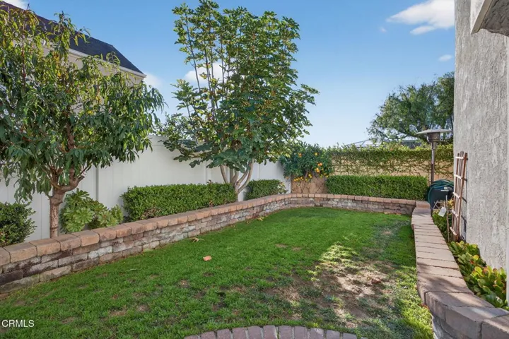 31-web-or-mls-Upmarketmedia_1327Joh-098