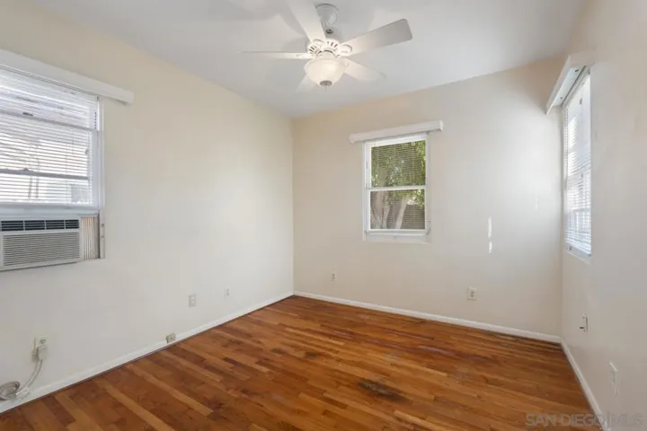 4881 33rd