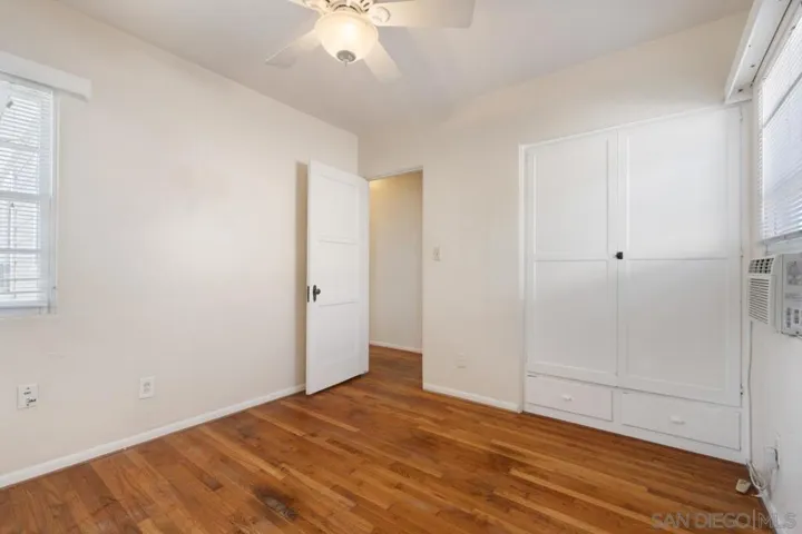4881 33rd