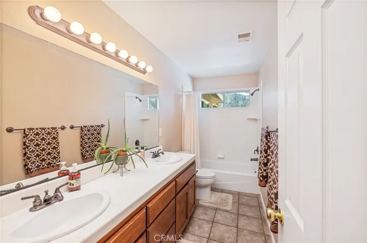 38778 Goldenrod, Oakhurst, California 93644