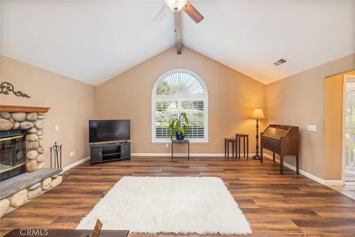 living room vaulted ceilings