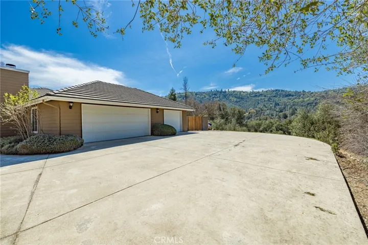 driveway 3 car garage